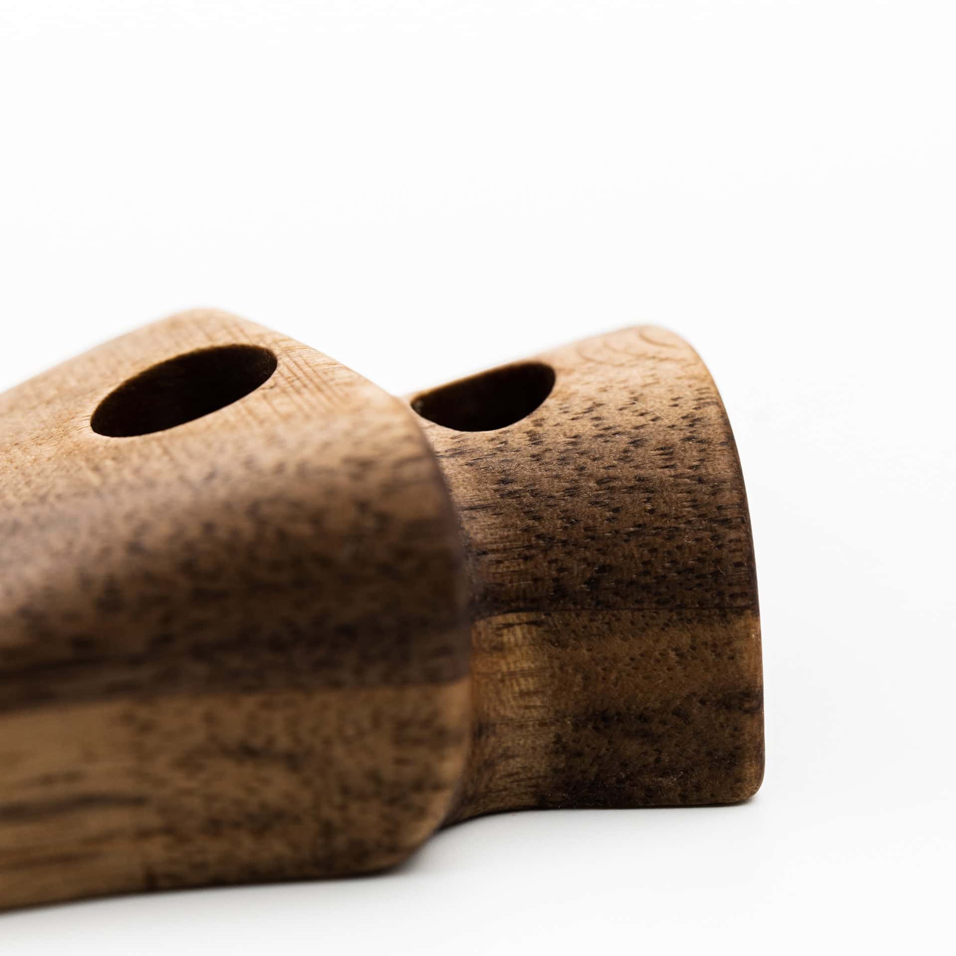 Standing grip for Anschutz 1827F Fortner biathlon rifles in walnut, in detailed view of wood grain